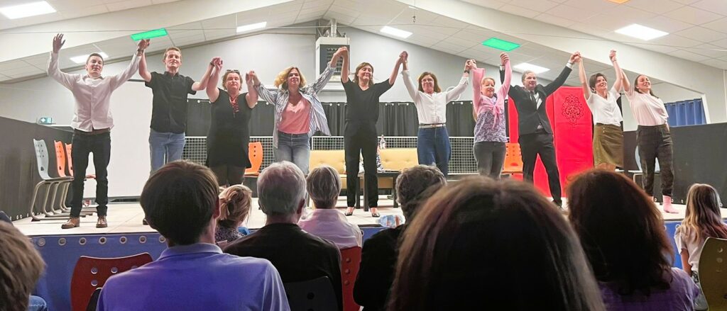Ateliers théâtre - Salut